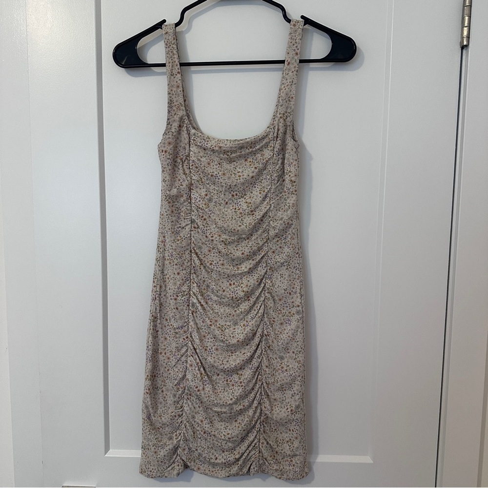 Aritzia Wilfred Floral Sleeveless Ruched Mini Dress Size XS Women’s *Stretchy